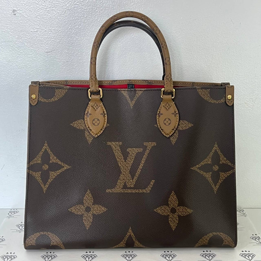 [PRE LOVED] Louis Vuitton OnTheGo MM in Reverse Monogram Canvass (microchipped)