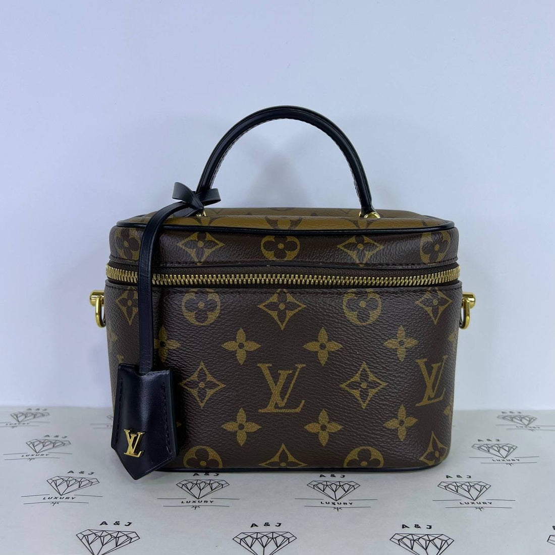 [PRE LOVED] Louis Vuitton Vanity PM in Reverse Monogram Canvass (microchipped)