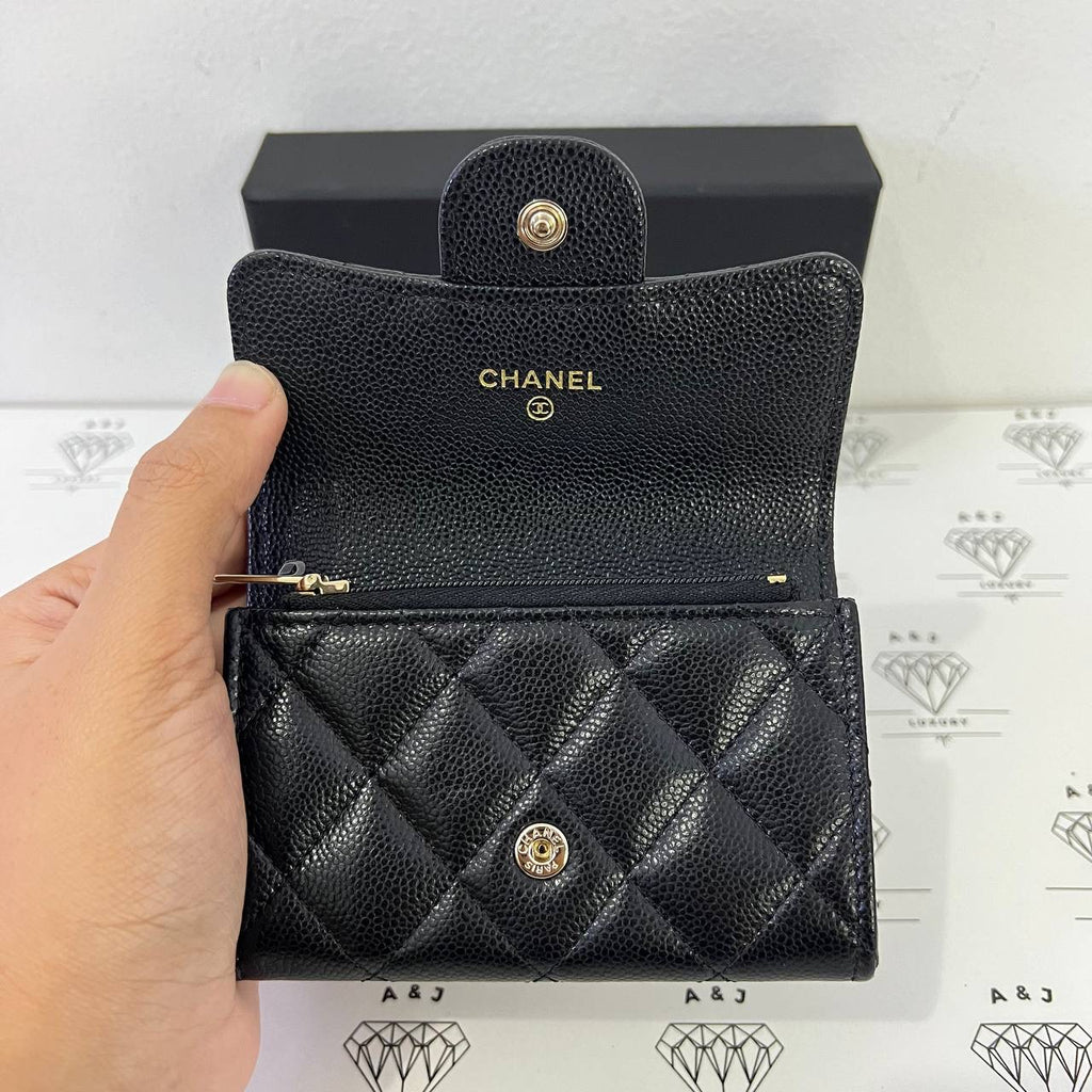 [BRAND NEW] Chanel Seasonal Flap Cardholder with zip in Black Caviar GHW (microchipped)