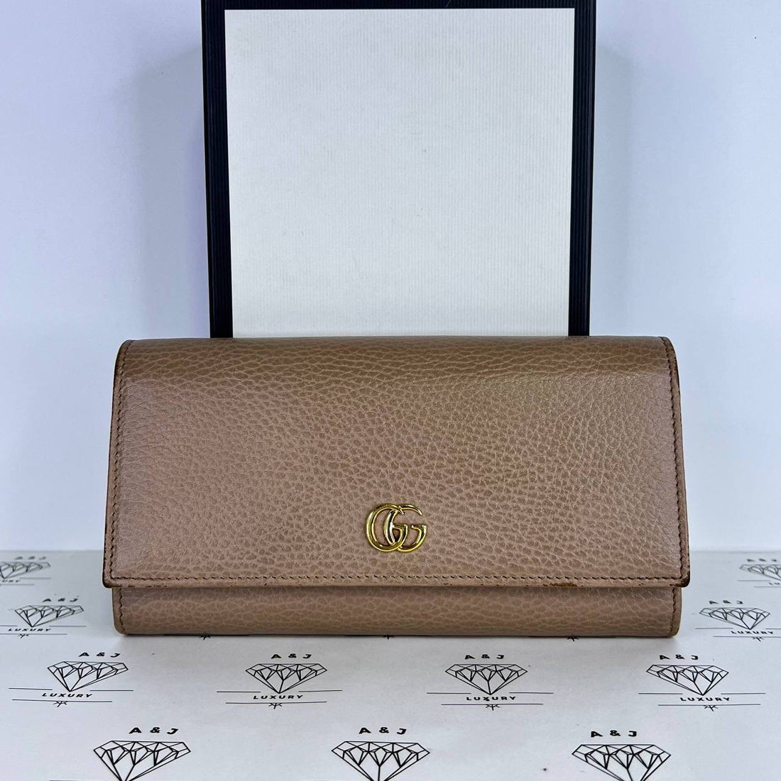 [PRE LOVED] Gucci Marmont Wallet on Chain in Beige GHW