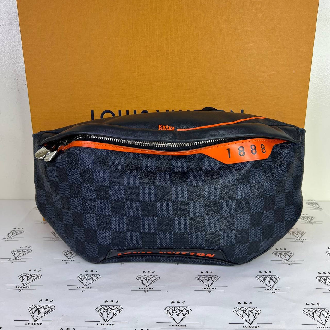 [PRE LOVED] Louis Vuitton Discovery Bumbag in Damier Cobalt Race (MI1119)