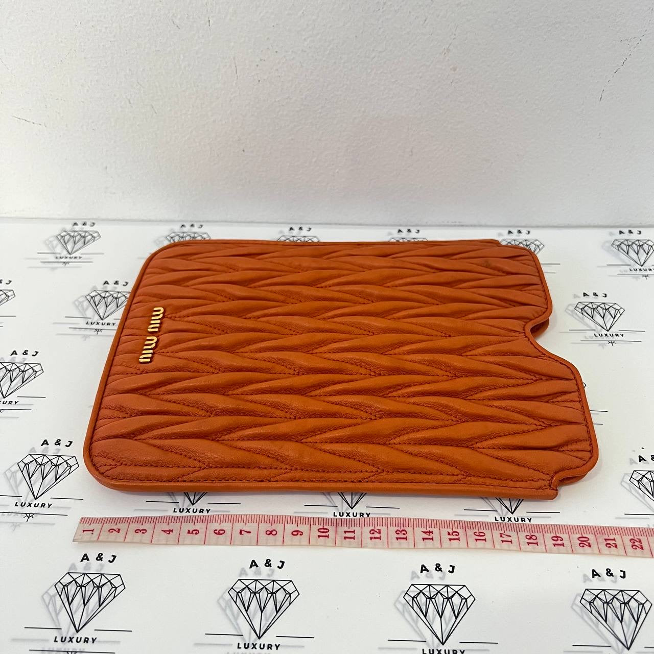 miumiu iPad mini ケース　未使用 PRE LOVED] Miu Miu Ipad Mini Case in Orange – A&J Luxury