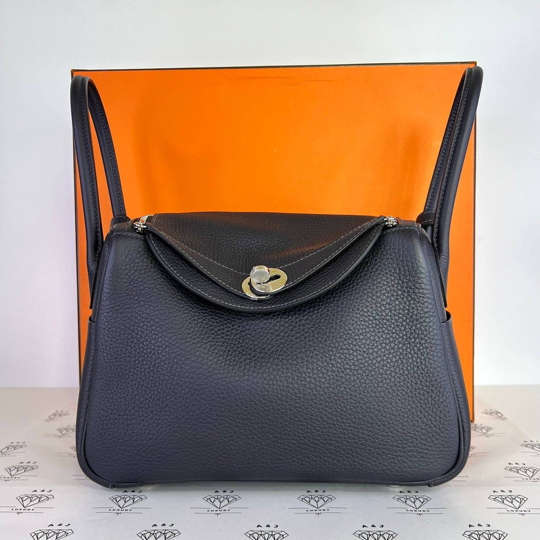 [PRE LOVED] Hermes Lindy 26 in Caban Clemence Leather PHW (Stamp K - 2025)