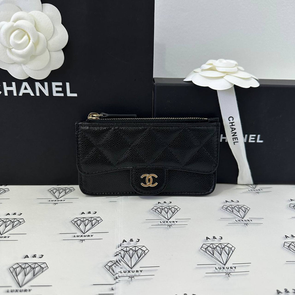 Authentic Chanel black caviar card holder brand new in box Silver