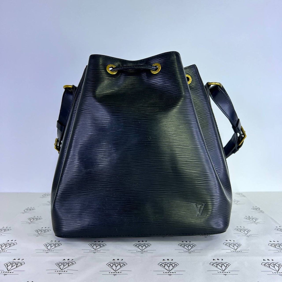 [PRE LOVED] Louis Vuitton Petit Noe in Black Epi Leather GHW (AB0072)
