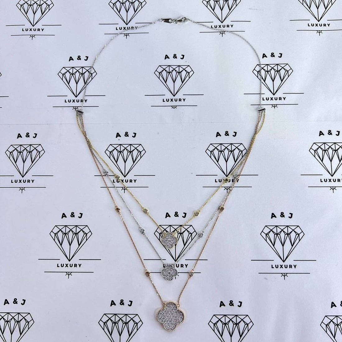[BRAND NEW] Van Cleef & Arpels HK Setting Clover Diamond Necklace in YG/WG/RG